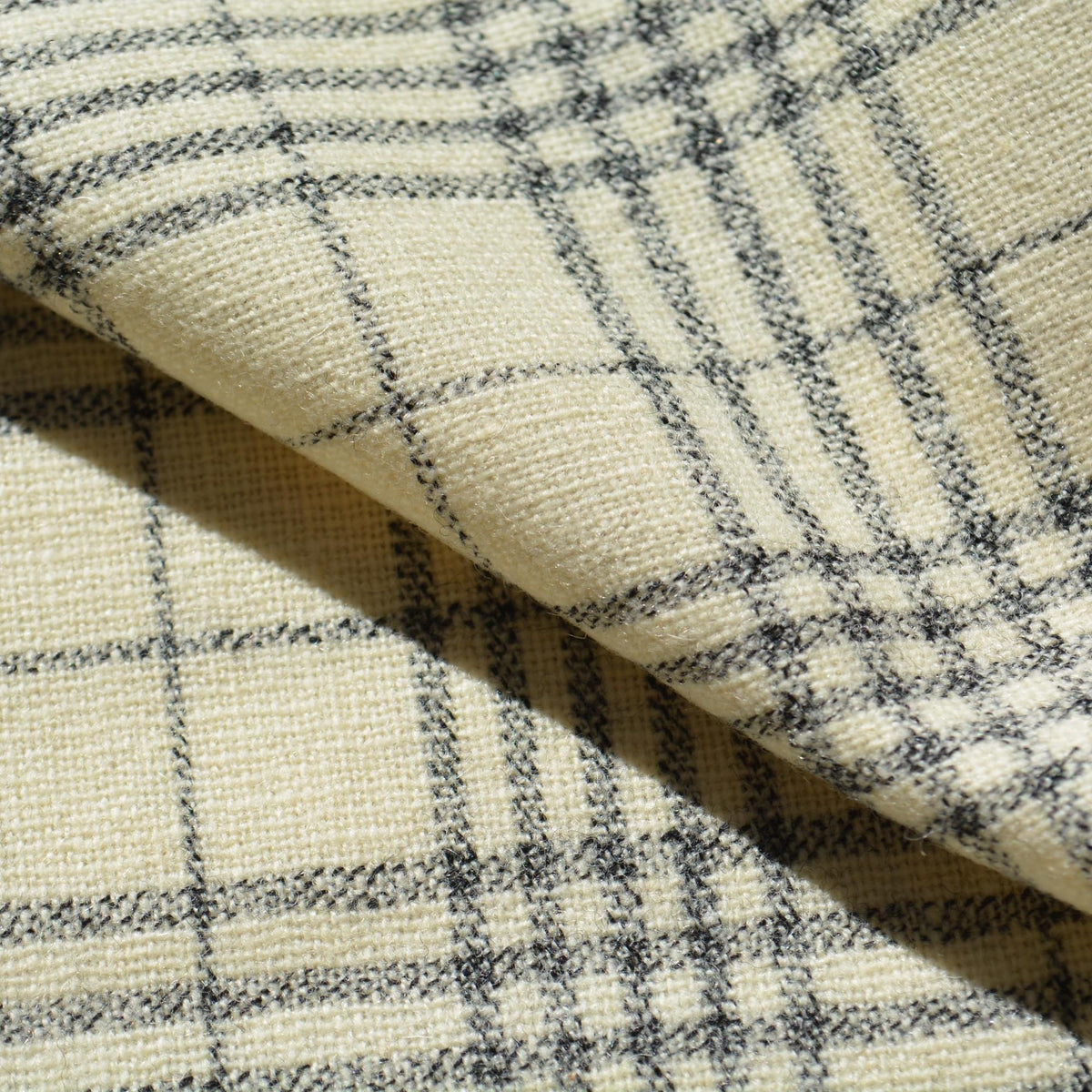 Black and white plaid | 100% wool | Wool Suiting (Plaid) | Designer Deadstock |By the Yard